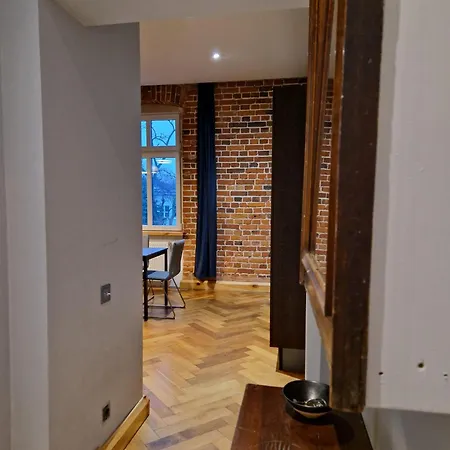 Riverside Retreat On Parkowa Vratislav