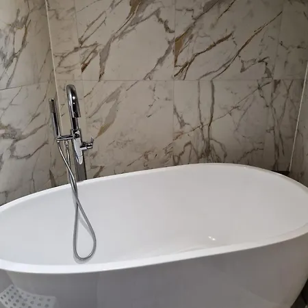 Riverside Retreat On Parkowa Wrocław